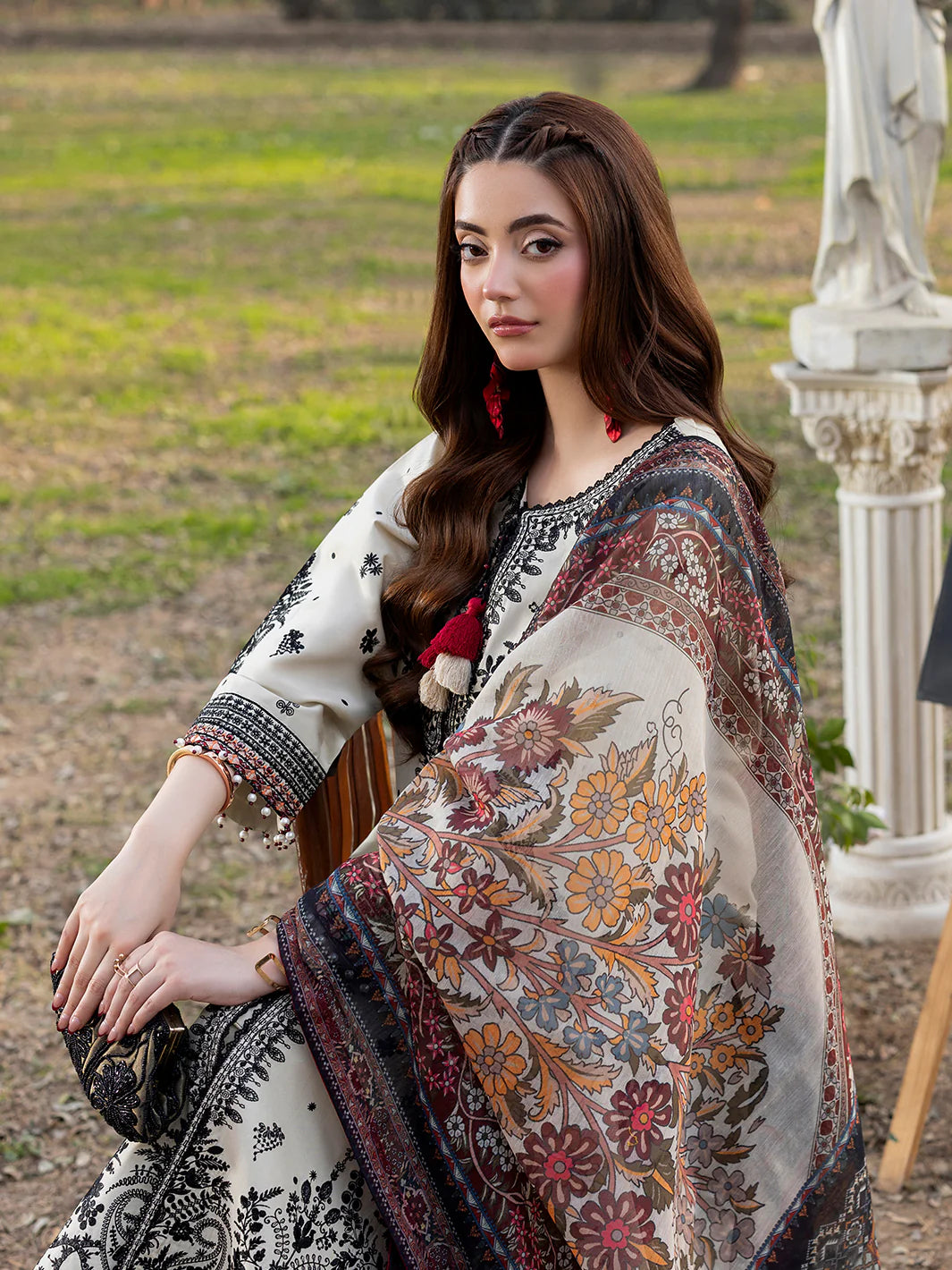 Buntti-26185 White and Black